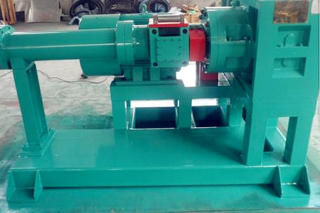 橡膠擠出機(jī)的溫度怎么控制？